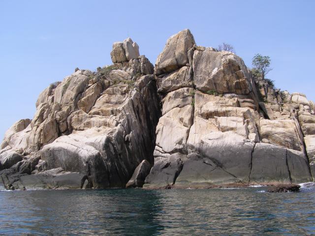 Typical rocks on Koh Tao 